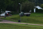 Det er en Mercedes og det ser ut som den er i bruk, veteran helt sikkert