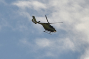 Morten lørdag 14 november 2020 - Norsk Luftambulanse over Høyenhall, klokken er 14.42. Lørdag som søndag må dem jobbe. Dette er en Airbus H135 Lege Luftambulansetjenesten