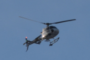 Morten 2 desember 2021 - Pegasus Helicopter besøker Høyenhall, nå må jeg være litt forsiktig, men det ser ut som det er LN-OSQ eller LN-OSO som kommer