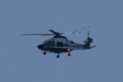 Morten 22 desember 2021 - Politihelikopter over Høyenhall, klokken er 13.03. Snø og dårlig vær i dag så jeg var heldig som fikk et bilde