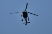 Morten 16 januar 2021 - LN-OFY rett over Høyenhall, Helitrans utfører alle typer lasteoppdrag med god presisjon og med en stor grad av sikkerhet! Lurer på om de kan løfte en gammel bil?