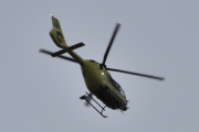 Morten 25 mai 2021 - LN-OUE over Høyenhall, det er Norsk Luftambulanse som kommer med sin Airbus H135 Lege Luftambulansetjenesten fra 2017