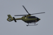 Morten 31 mai 2021 - Norsk Luftambulanse over Høyenhall på kvelden, jeg tror det er et Airbus H135 T3 som flyr her