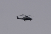Morten 20 november 2021 - Politihelikopter over Oslo sentrum, klokken er 13.10. Ute på tur og tar bilde fra Svartdalsveien