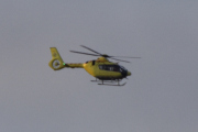 Morten 26 november 2021 - Norsk Luftambulanse over Høyenhall, men jeg ser at det er en Airbus H135 Lege Luftambulansetjenesten