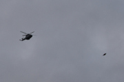 Morten 26 november 2021 - NH90 helikopter og  F-16 Fighting Falcon i formasjon over Høyenhall