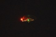Morten tirsdag 30 november 2021, klokken er 21.03 - Politihelikopter over Høyenhall om natten. Jeg var ikke sikker på om jeg kunne gå inn og legge meg enda, og det var jeg glad for