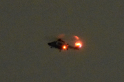 Morten 7 november 2021 - Politihelikopter over Høyenhall på natten, klokken er 21.12 og jeg burde være i seng. Det har vært tåke i hele dag, men så kom denne her på kvelden