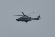 Morten 19 juni 2021 - Politihelikopter og svalen over Høyenhall, selv om været er dårlig tror jeg dette er LN-ORC