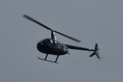 Morten 2 juni 2021 - LN-OGT over Høyenhall, det er Helikopter Drift som kommer med sitt Robinson R44 Astro og hilser på