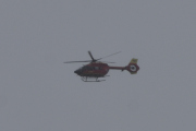 Morten 27 mars 2021 - Legehelikopter over Høyenhall, fikk tatt et bilde selv om det regner. Jeg tror det er Stiftelsen Norsk Luftambulanse som er ute med LN-OOA som er en Airbus H145 Lege helikopter fra 2020