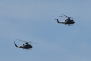 Morten 3 april 2021 - To militær-helikoptre over Høyenhall, den ene Bell 412SP Arapaho drar litt ifra