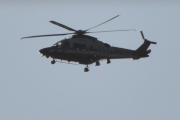 Morten 1 april 2022 - Politihelikopter over Høyenhall, klokken er 08.20. Det er tidlig på morgenen og jeg skal prøve å få den med morgensolen