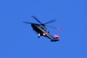 Morten 10 april 2022 - Politihelikopter over Høyenhall om kvelden