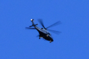 Morten 10 april 2022 - Politihelikopter over Høyenhall om kvelden