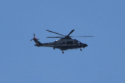 Morten 11 april 2022 - Politihelikopter over Høyenhall, men du legger deg i posisjon, så jeg kan følge deg litt