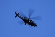 Morten 18 april 2022 - Politihelikopter over Høyenhall om kvelden, det er noen som passer på byen vår og oss