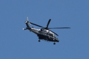 Morten 25 april 2022 - Politihelikopter over Høyenhall, Leonardo AW169 passer på oss