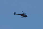 Morten 5 april 2022 - Helitrans over Høyenhall, dessverre alt for langt unna, men dem flyr sin Airbus H125