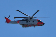 Morten 11 august 2022 - SAR Queen 0276 besøker Høyenhall, det er Luftforsvaret redningstjeneste som kommer med sin Leonardo AW101 Mk.612