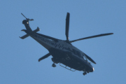 Morten 15 august 2022 - Politihelikopter over Høyenhall, klokken er 09.22. Jeg har litt motlys her