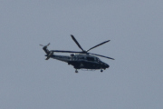 Morten 19 august 2022 - Politihelikopter over Høyenhall, klokken er 12.25. Politiet er selvfølgelig på plass i dag også