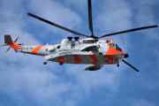 Morten 19 august 2022 - Westland Sea King med nummer 070 besøker Høyenhall, legger seg i posisjon og jeg bommet litt med kamera