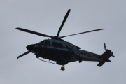 Morten 31 august 2022 - LN-ORC over Høyenhall, jeg har litt motlys når jeg ser mot Politihelikopteret nå