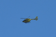Morten 5 august 2022 - Norsk Luftambulanse over Heggedal, klokken er 14.22. Jeg kan se at det er en Airbus H145 Lege Luftambulansetjenesten