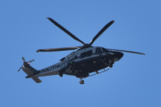 Morten 19 mars 2022 - LN-ORA besøker Høyenhall, mer fint besøk i dag, det er Politiets første helikopter som kommer på besøk