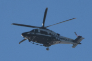 Morten 2 februar 2022 - LN-ORB besøker Høyenhall, det er Politiet som kommer med sitt andre nye helikopter av de tre som de har nå