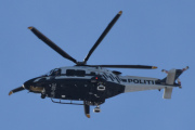 Morten 23 februar 2022 - LN-ORC besøker Høyenhall, det er Politiet som kommer med sitt nyeste AW169 og stiller seg i posisjon