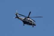 Morten 25 april 2022 - Politihelikopter over Høyenhall, Leonardo AW169 passer på oss