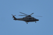 Morten 25 februar 2022 - Politihelikopter over Høyenhall, dem flyr et AW169