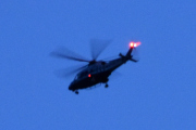 Morten 25 mars 2022 - Politihelikopter over Høyenhall om kvelden, ha en fin tur tilbake til Taraldsrud