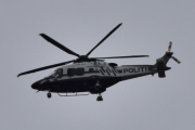 Morten 27 mars 2022 - LN-ORC besøker Høyenhall, det er Politihelikopteret Leonardo AW169 og nå håper jeg det ikke er noe alvorlig galt, men at dere bare tuller med meg :-)
