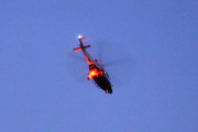 Morten 27 mars 2022 - Politihelikopteret over Høyenhall på kvelden, tok den bilde nå? Tøft ble det...