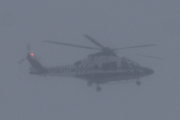 Morten 3 februar 2022 - Politihelikopter over Høyenhall, dem legger seg i posisjon, selv om de ikke vet om jeg klarer å ta bilde