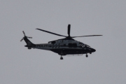 Morten 4 februar 2022 - Politihelikopter over Høyenhall, men de stiller seg i perfekt posisjon