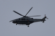 Morten 5 februar 2022 - Politihelikopter over Høyenhall, den legger seg i posisjon og jeg tror jeg vet hvem det er
