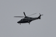 Morten 29 mai 2022 - Politihelikopter over Høyenhall, den vil ikke nærmere i dag
