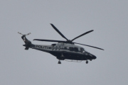 Morten 10 juni 2022 - Politihelikopter over Høyenhall, dem er på plass som vanlig og passer på