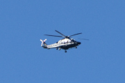 Morten 15 juli 2022 - Politihelikopter over Høyenhall, dem er ute og patruljerer med sin Leonardo Spa AW169