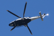 Morten 17 mai 2022 - LN-ORA besøker Høyenhall, det kunne da ha vært Politiets første helikopter :-)