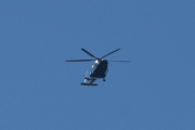 Morten 30 juli 2022 - LN-ORA besøker Høyenhall, her kommer Politiets første helikopter