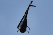 Morten 4 juli 2022 - Robinson Helicopter over Høyenhall, det kommer jo fra USA og det 4 juli i dag