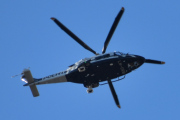 Morten 15 oktober 2022 - LN-ORB besøker Høyenhall, noen kaller helikopteret Augusta-Westland AW-169 også