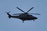 Morten 10 desember 2022 - Politihelikopter over Høyenhall, dere legger dere i posisjon, men jeg rekker ikke så langt