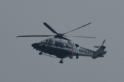 Morten 1 juli 2022 - Politihelikopteret over Høyenhall, klokken er 12.06. Det er dårlig vær i dag, men Politiet er ute