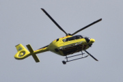 Morten 15 juli 2022 - LN-OUJ besøker Høyenhall, det er Norsk Luftambulanse som kommer med sin Airbus H135 Lege Luftambulansetjenesten